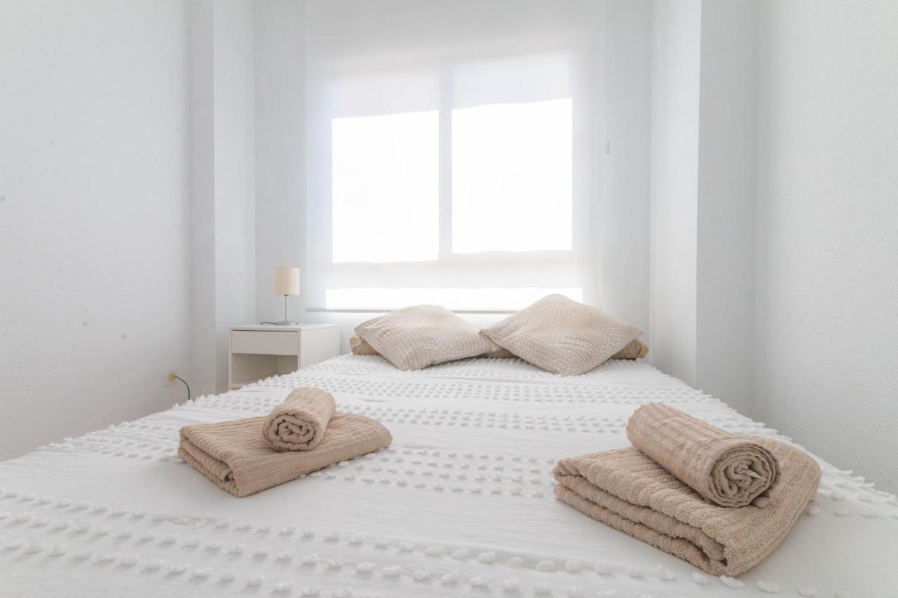 Lovely Apartment Beach Front & Pool El Campello Buitenkant foto
